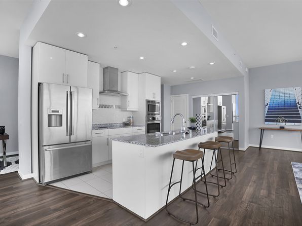 424 15th St APT 3006