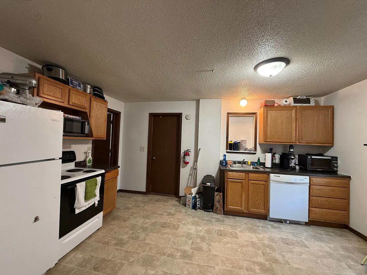 $2,900 | 4 Bedroom, 2 Bathroom Duplex | No Pets | Available For August 1st, 2027 Move In! — Photo 2