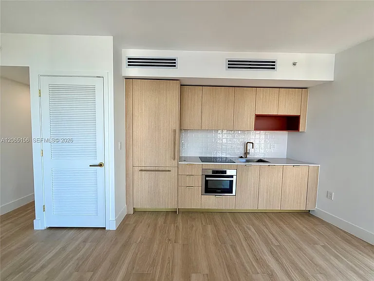 90 NE 32nd St #712 — Photo 6