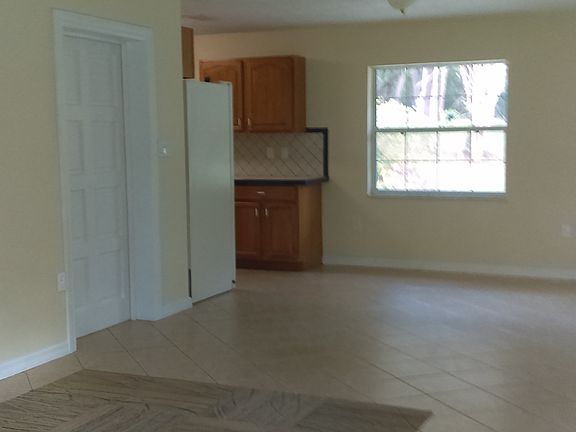 4th image of 6731 SE 24th Ave