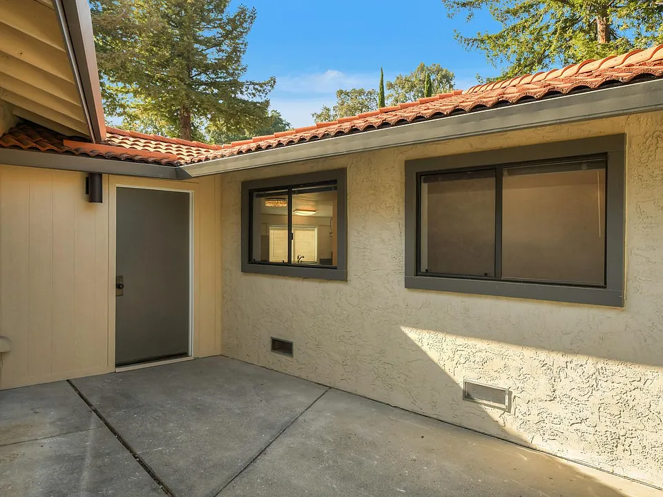 2646 Taaffe Rd