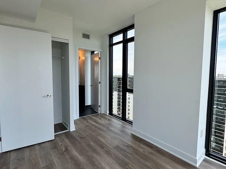 86 Dundas St E #1114 — Photo 17