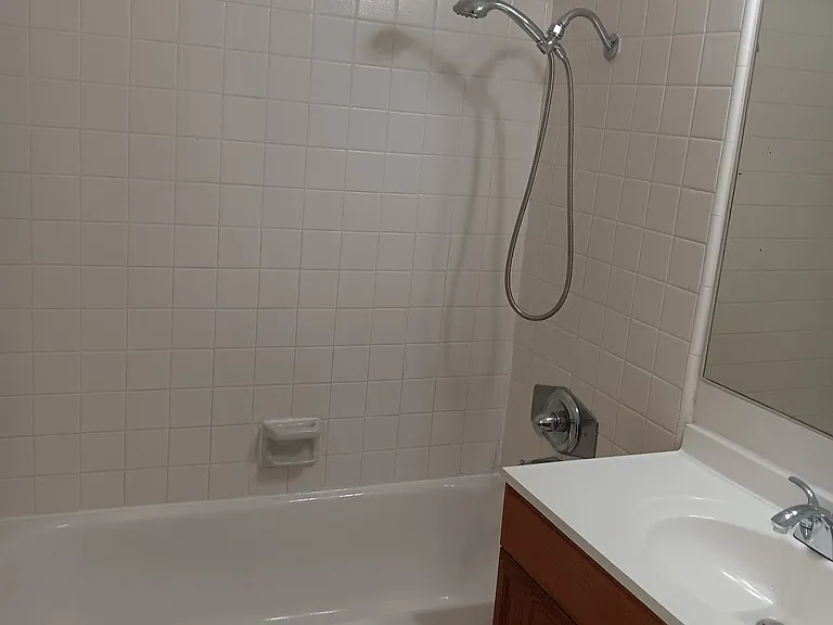 Rancho Mirage Villa Apartments — Photo 16