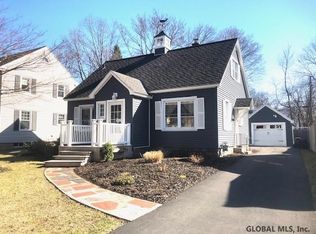 2208 Barcelona Rd, Niskayuna, NY 12309