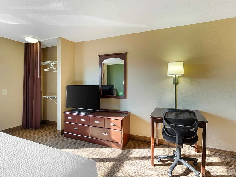 Studio Suite - 1 Queen Bed