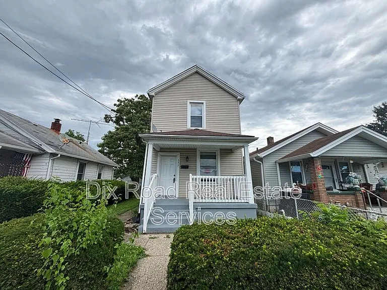 332 Hudson Ave — Photo 1