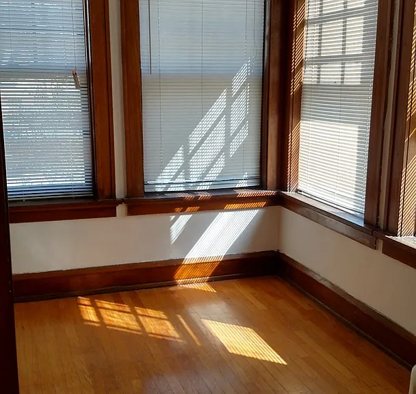 2583 N Murray Ave — Photo 3