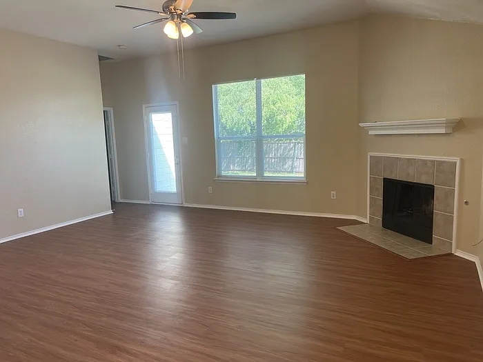 1513 Kingfisher Dr — Photo 9