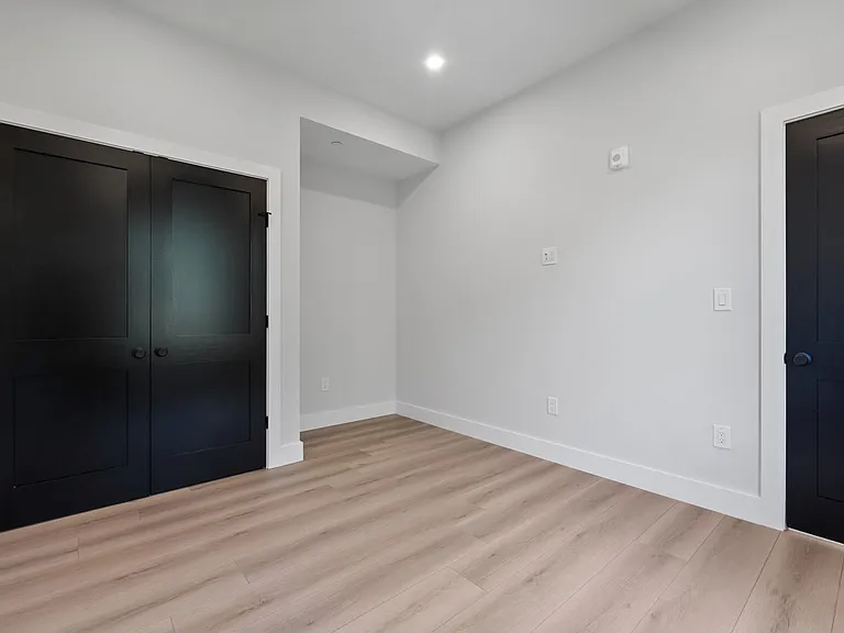 198 Albion St #302 — Photo 13