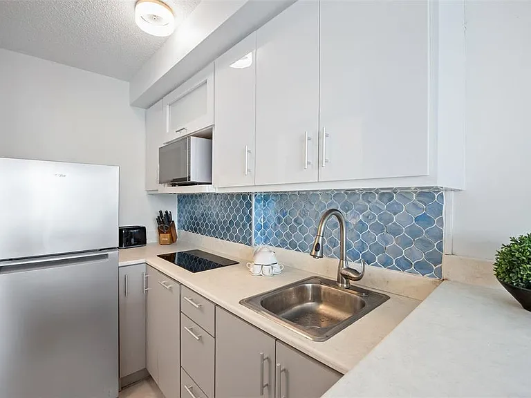 1477 Ashford #608 — Photo 7