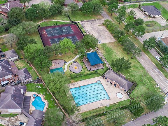4th image of 9102 Angelas Meadow Ln
