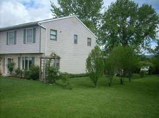 1202 Pheasant Dr S, Carlisle, PA 17013