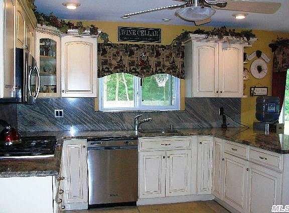3rd image of 11 Hansen Ave