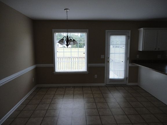 3rd image of 458 Water Oak Dr