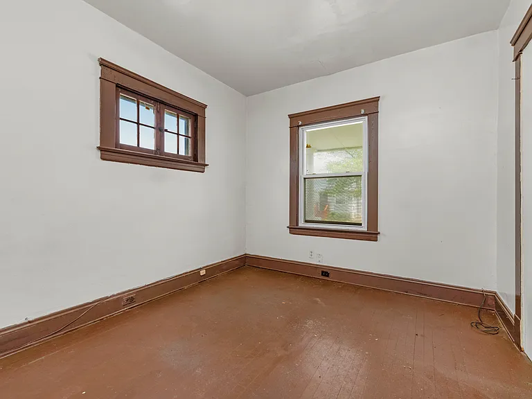 2828 E 125th St #D — Photo 20