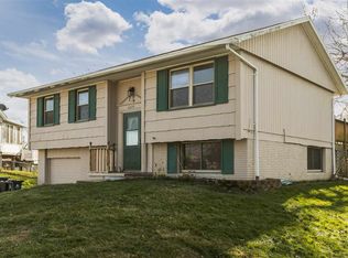 6609 Kelburn Ln NE, Cedar Rapids, IA 52402