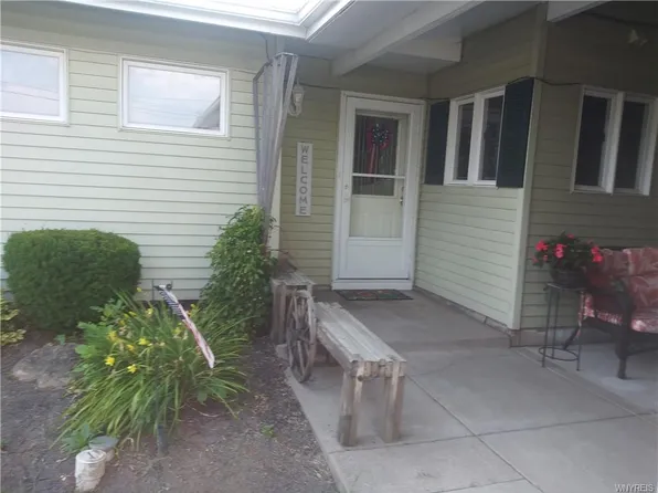 54 Steele Cir, Niagara Falls, NY 14304