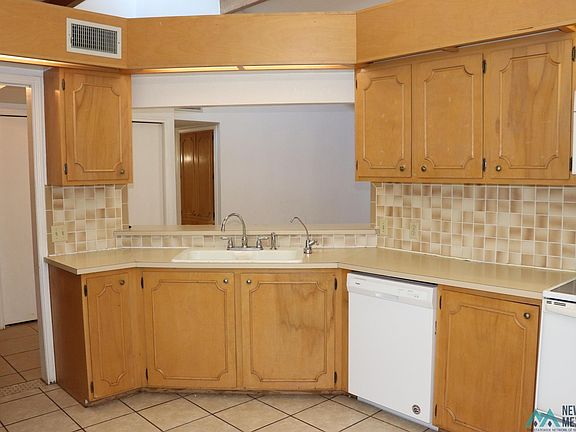 4th image of 806 Merion Dr
