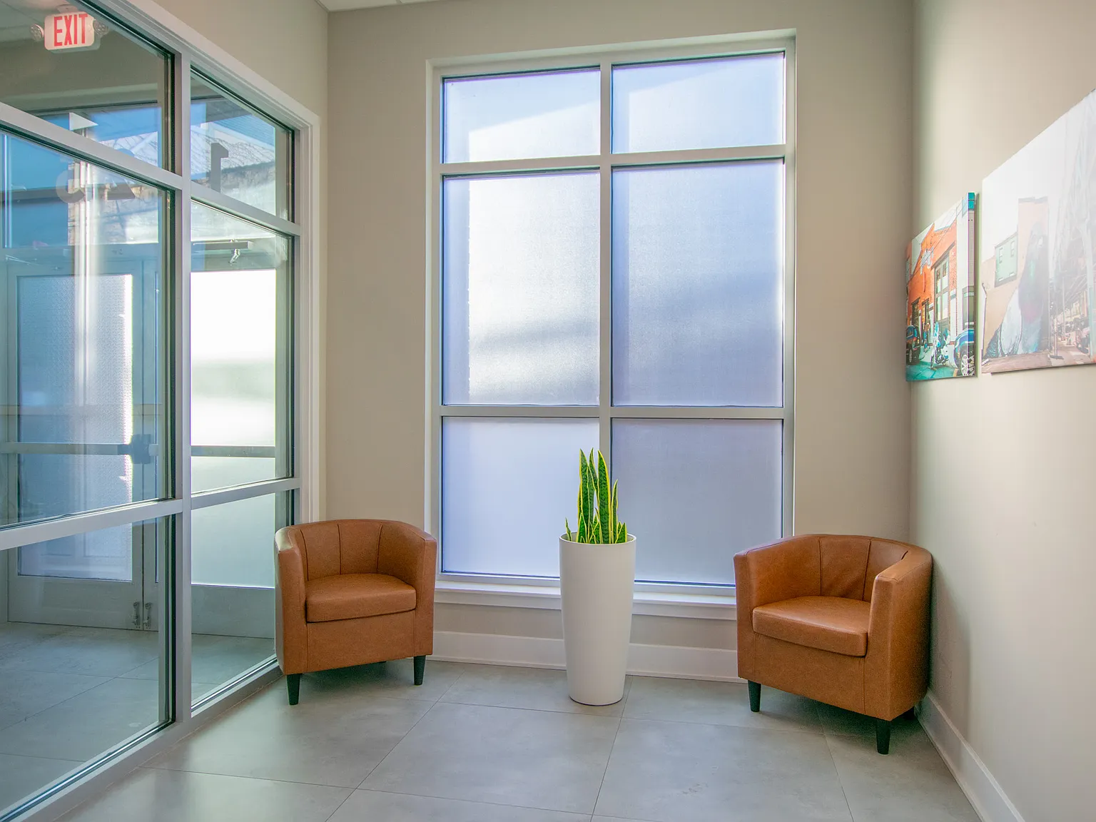 1325 N Lee St — Photo 3