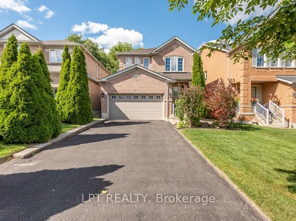 16 Oak Gardens Ct, Brampton, ON L6R 2Y6