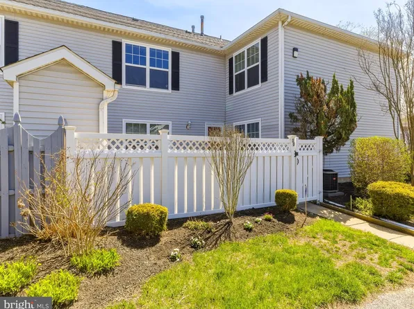 30 Caraway Ct, Thorofare, NJ 08086