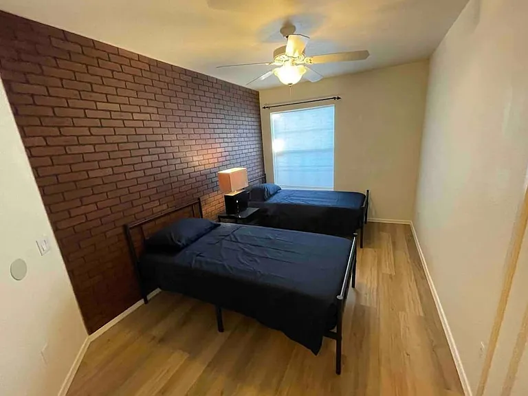 6334 W Potter Dr — Photo 13