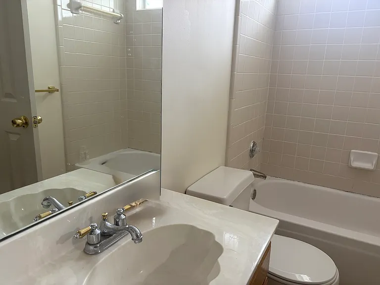2212 Chasefield Dr — Photo 18