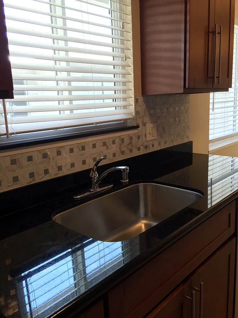 2 bed, 750 sqft, $2,800 — Photo 2