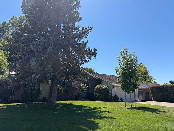 2nd image of 1101 Los Molinos Way