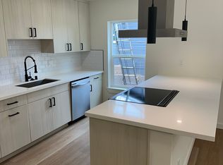 1630 Scenic Dr #C, Everett, WA 98203