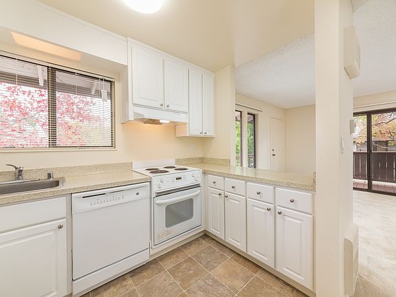 2nd image of 630 Tempe Ct #E2
