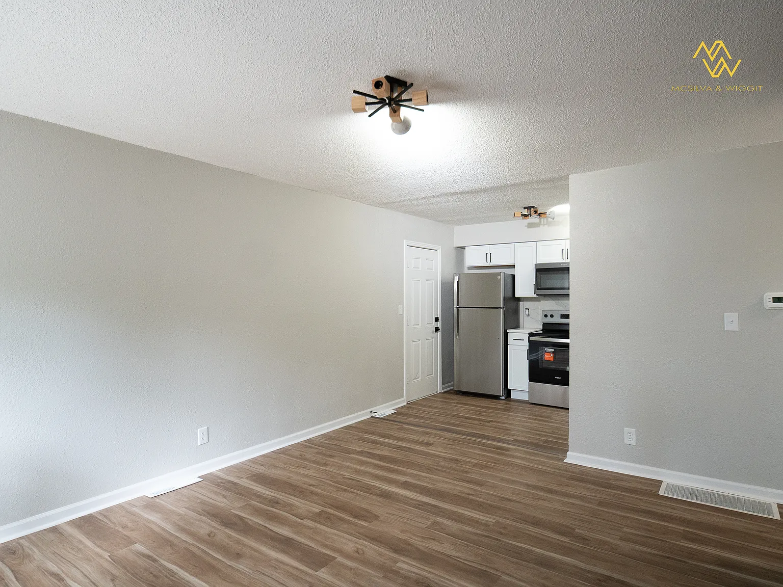 3 bed, 896 sqft, $1,650 — Photo 4