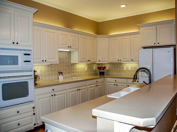 5th image of 7118 Holly Square Ct