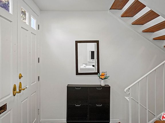 3rd image of 954 20th St Unit B