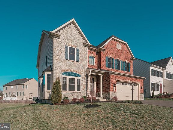 2nd image of 7916 Lukes Lodge Pl