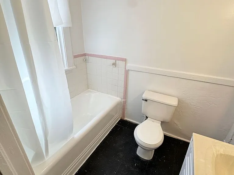 705 W Morgan St — Photo 15