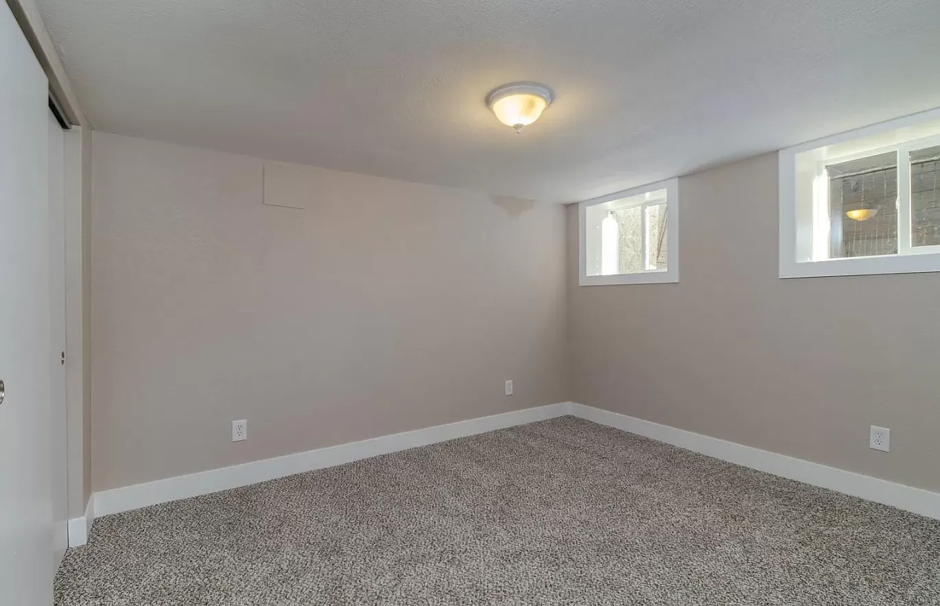3457 Steele Street - B — Photo 4