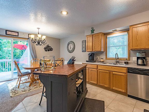 Additional Kitchen Storage Island