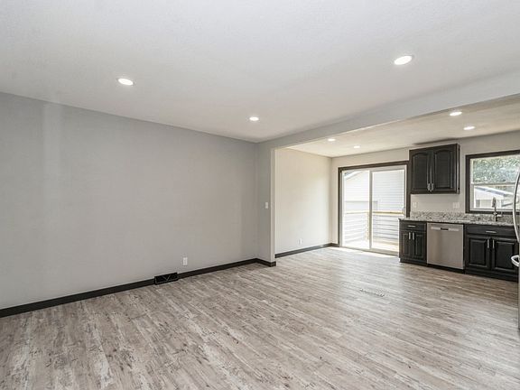 4th image of 3600 Spruce Wood Dr NE
