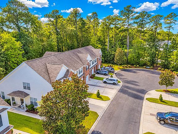 2nd image of 297 Connemara Dr. #A