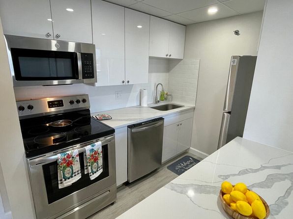 24111 Civic Center Dr APT 833