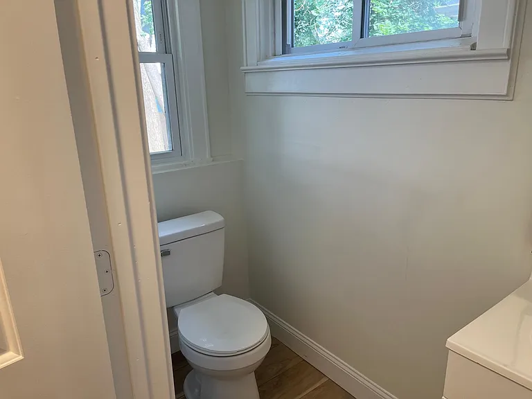 1229 Wilson Ave — Photo 11