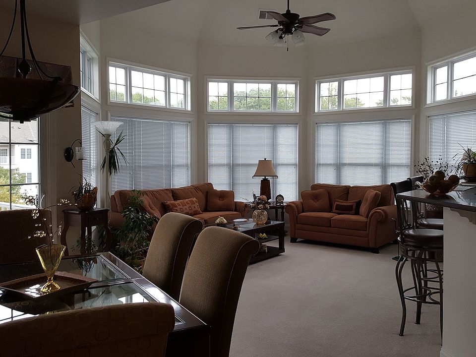 Living room; dining room