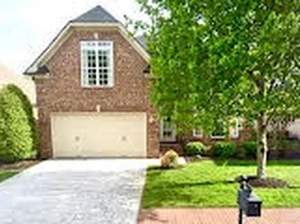 1119 Isaac Franklin Dr, Gallatin, TN 37066