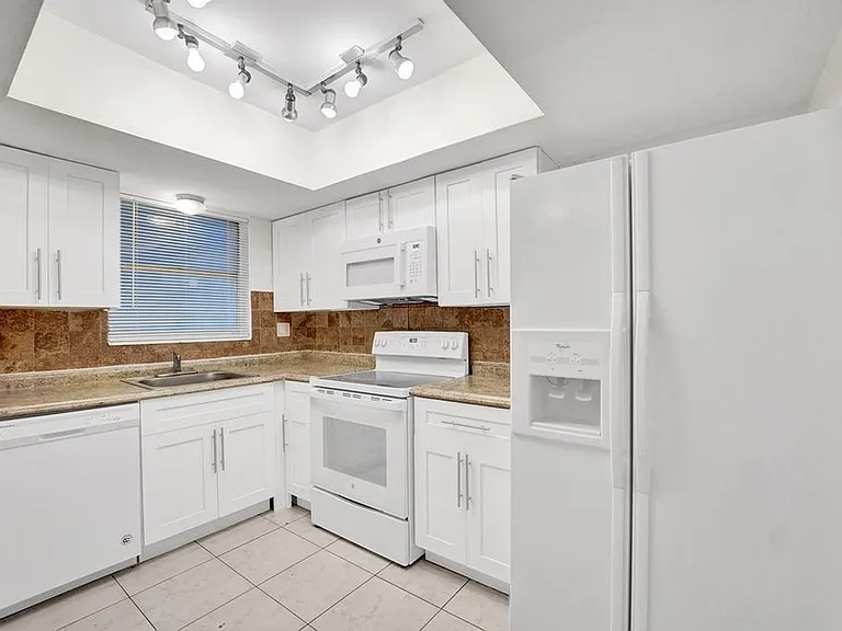 1313 Seaview — Photo 13