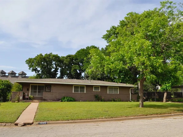 1405 Rolling Hills Dr, Graham, TX 76450