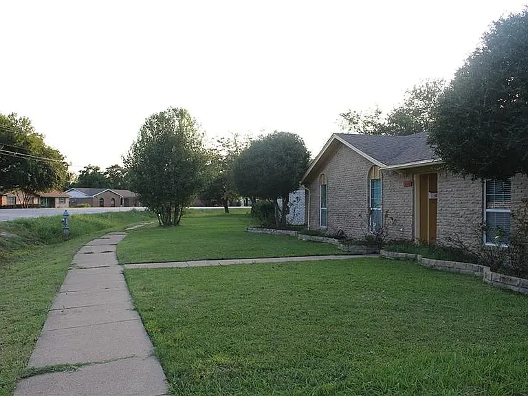 1025 Pleasant Valley Rd — Photo 16