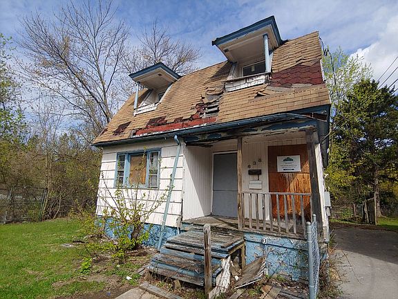 2nd image of 638 W Newell St