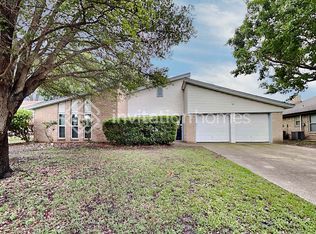 5668 Jamaica Cir, North Richland Hills, TX 76180