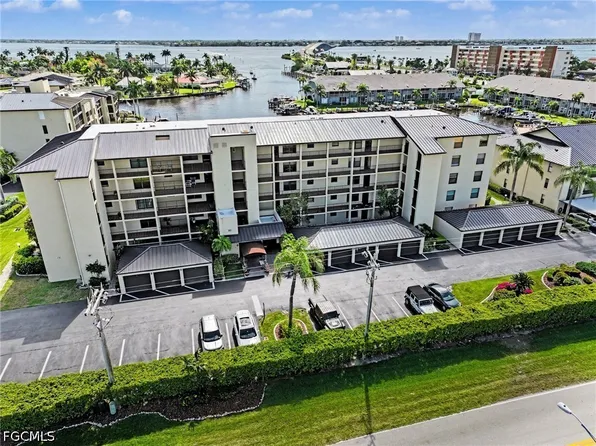 4703 SE 17th Pl APT 404, Cape Coral, FL 33904